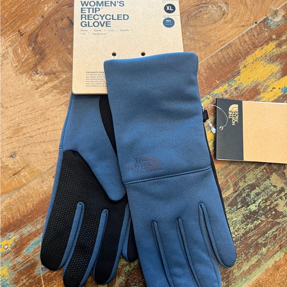 NWT North Face Women’s Recycled Glove - Picture 1 of 5